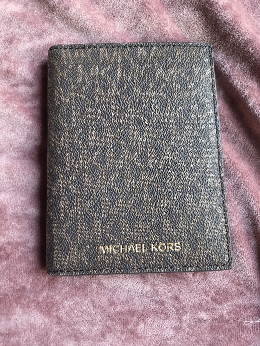 Michael Kors Jet Set Travel Signature MK Logo Passport Holder Wallet